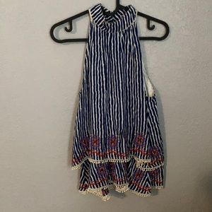 Super cute THML top. Size Small. Worn only 3 times. In excellent condition.